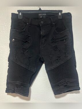 Supply & Demand Men's Black Distressed Moto Jean Shorts